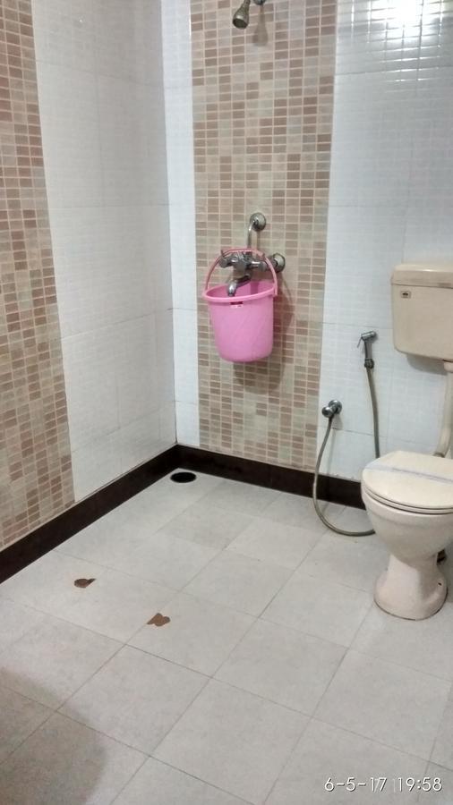 Hotel Varsa Dibrugarh Zewnętrze zdjęcie