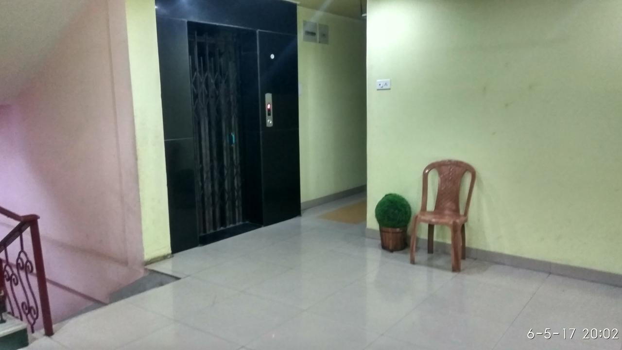 Hotel Varsa Dibrugarh Zewnętrze zdjęcie