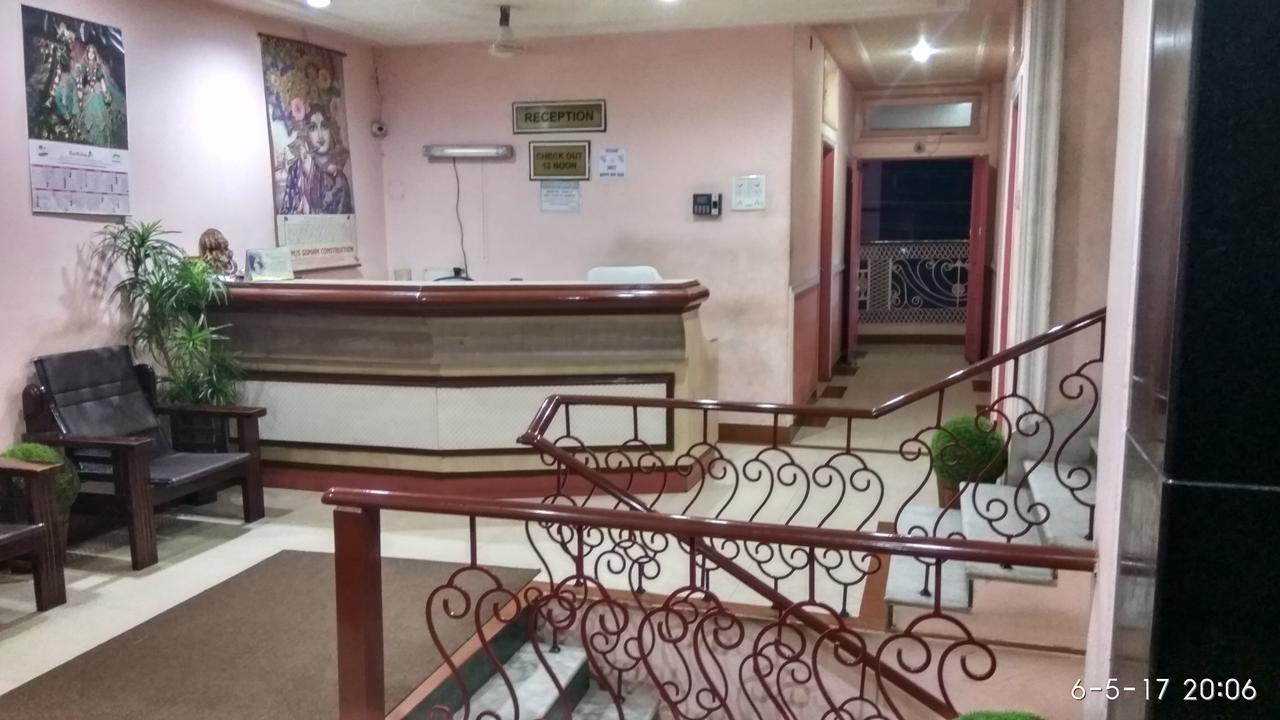 Hotel Varsa Dibrugarh Zewnętrze zdjęcie